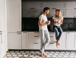 Как выбрать идеальные материалы для кухни на заказ
