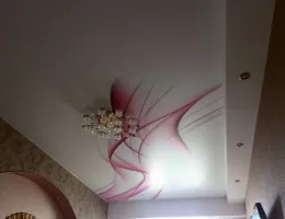Идеи для нестандартных натяжных потолков: от классики до авангарда
