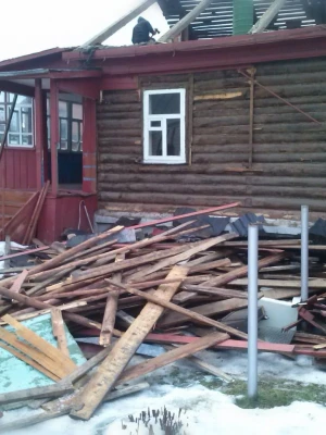 Демонтаж старых заборов в ремонте коттеджей